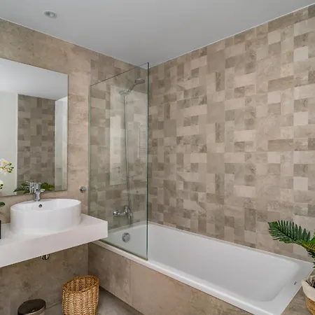 Lica Infinity Collection Penthouse Altana * Εστεπόνα